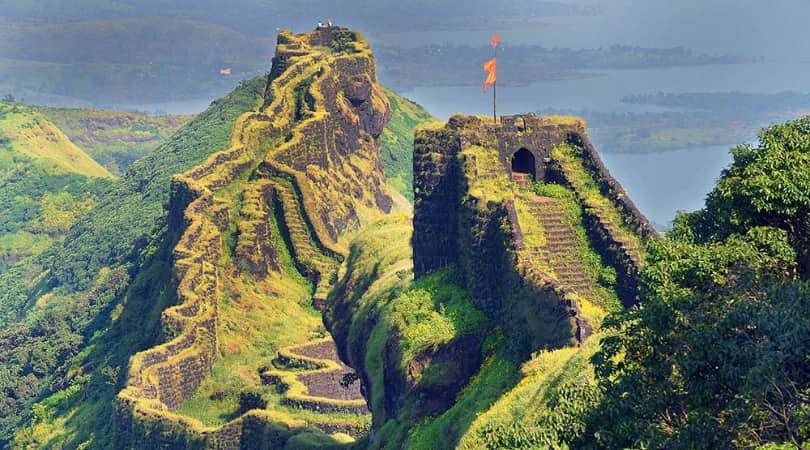 Book Your Force Urbania From Pune To Mahabaleshwar Trip